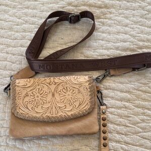 Montana West – ” Laura ” Floral Tooled Leather Crossbody / Wristlet ( Tan )